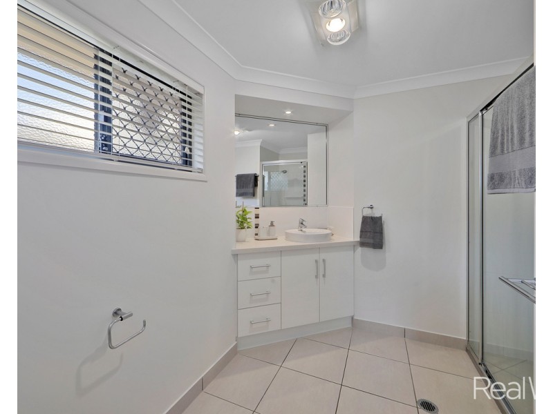 19 Green Avenue, Branyan QLD 4670