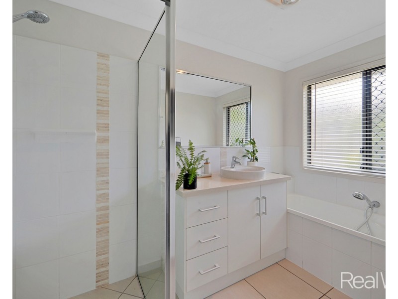 19 Green Avenue, Branyan QLD 4670
