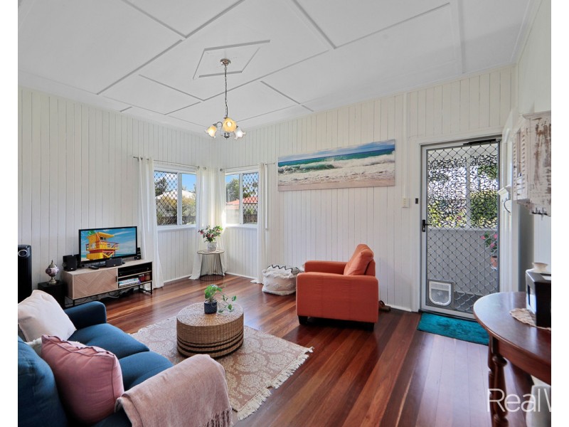 11 Wynter Street, Walkervale QLD 4670