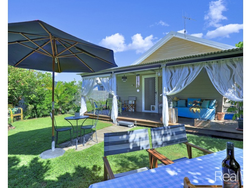 11 Wynter Street, Walkervale QLD 4670