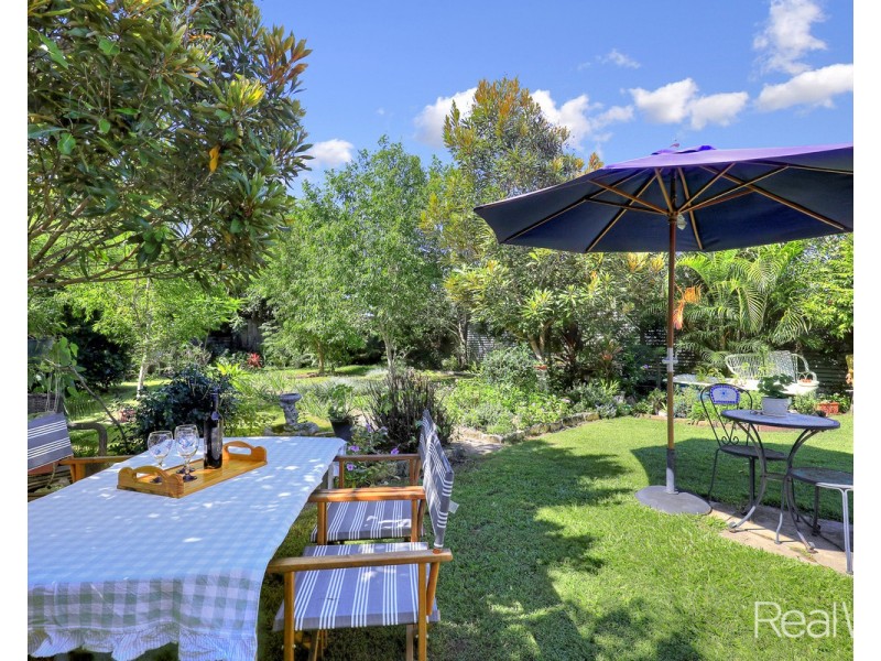 11 Wynter Street, Walkervale QLD 4670