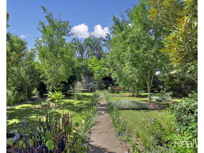 11 Wynter Street, Walkervale QLD 4670