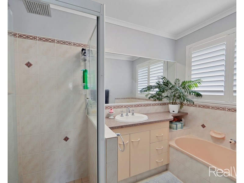 132 Clearview Avenue, Thabeban QLD 4670