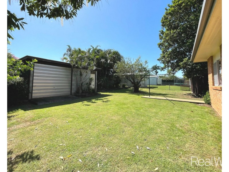 6 Peatey Street, Kepnock QLD 4670