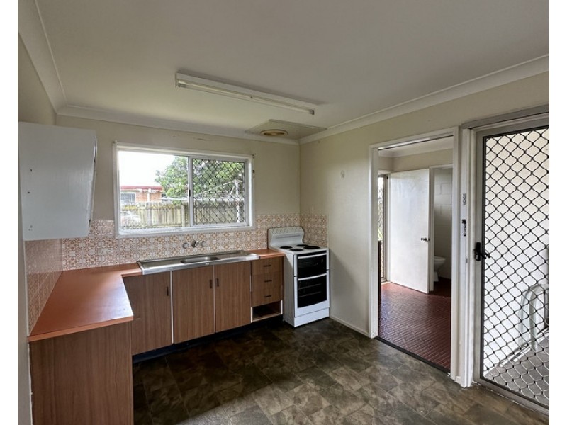 1/2 Donovan Street, Kepnock QLD 4670