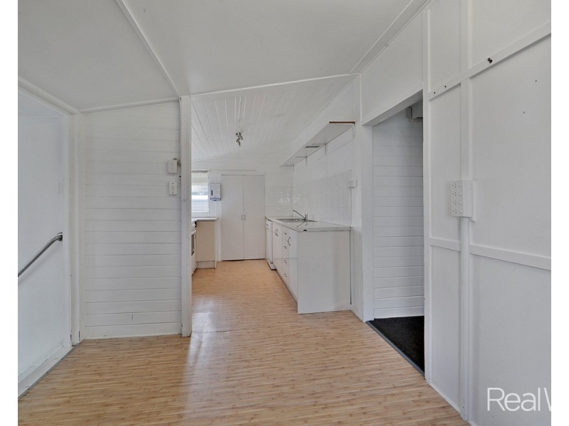 4 Windermere Street, Walkervale QLD 4670