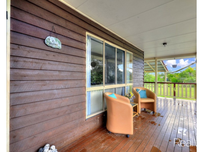 18 Park Estate Drive, Branyan QLD 4670