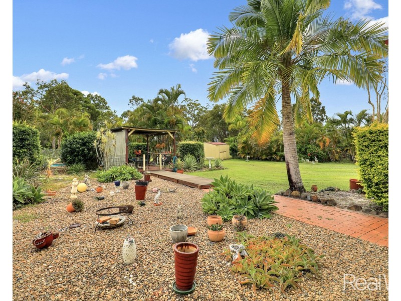 18 Park Estate Drive, Branyan QLD 4670