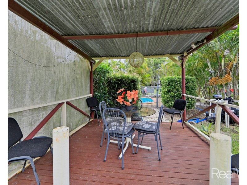 18 Park Estate Drive, Branyan QLD 4670