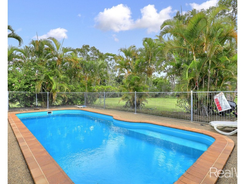18 Park Estate Drive, Branyan QLD 4670