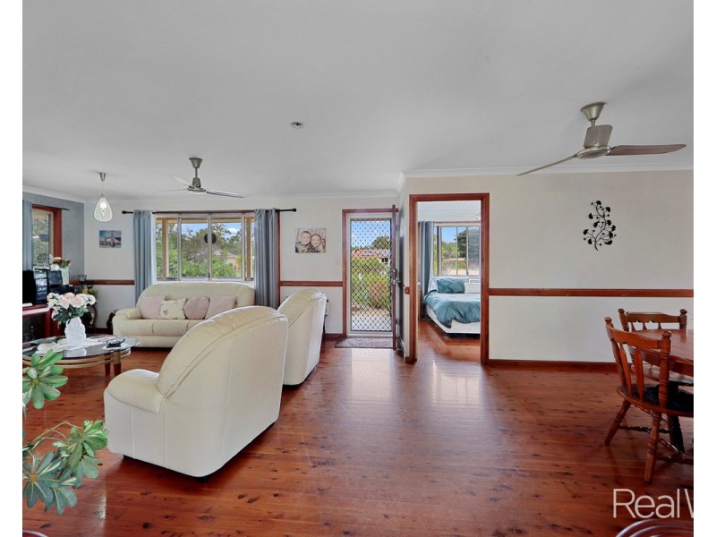 18 Park Estate Drive, Branyan QLD 4670