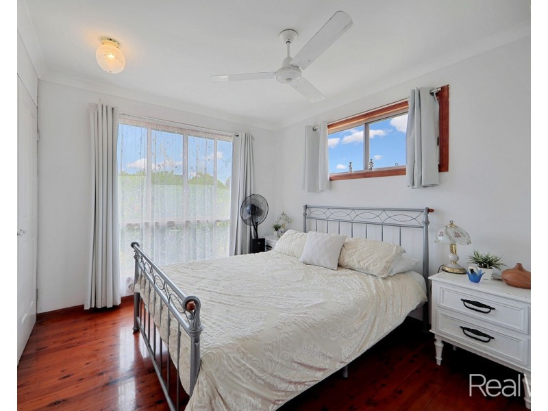 18 Park Estate Drive, Branyan QLD 4670