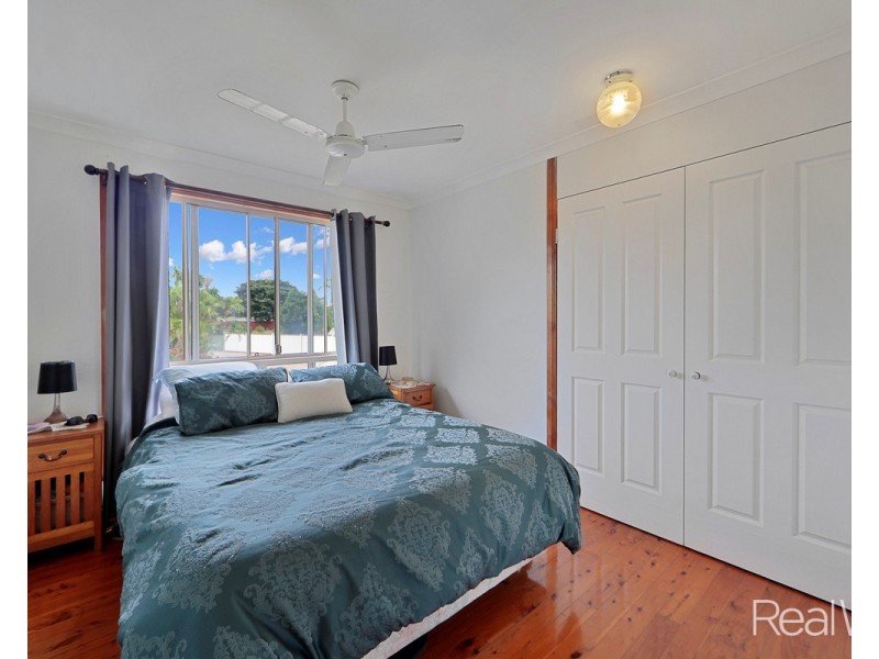 18 Park Estate Drive, Branyan QLD 4670