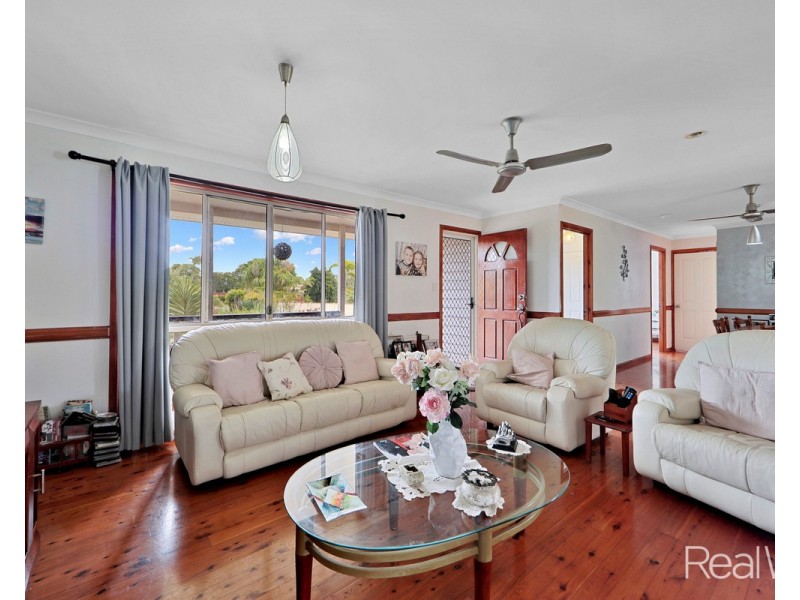 18 Park Estate Drive, Branyan QLD 4670