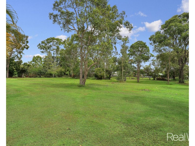 18 Park Estate Drive, Branyan QLD 4670