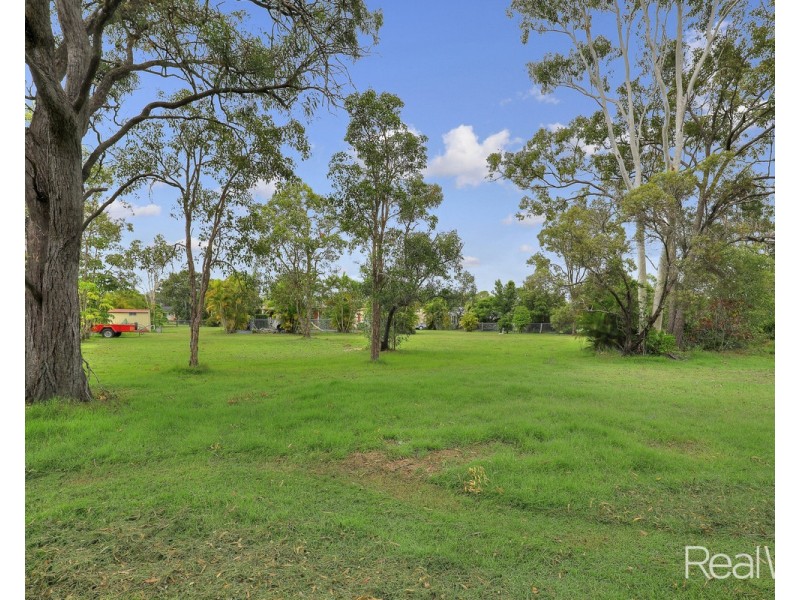 18 Park Estate Drive, Branyan QLD 4670
