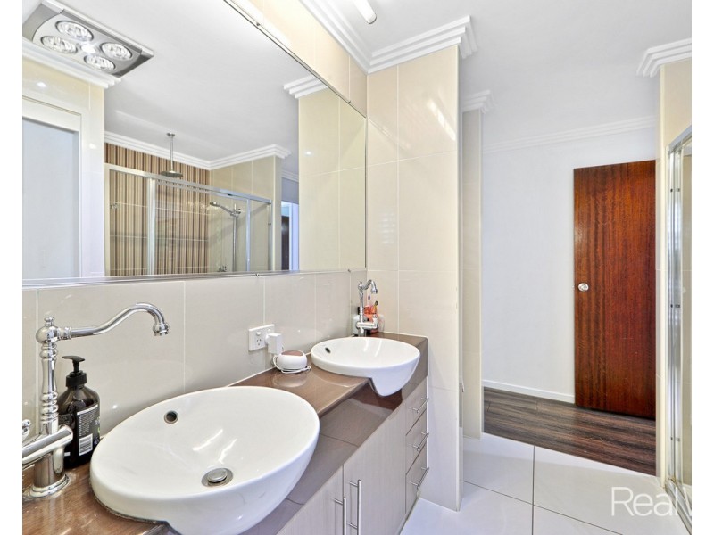 25 Green Avenue, Branyan QLD 4670