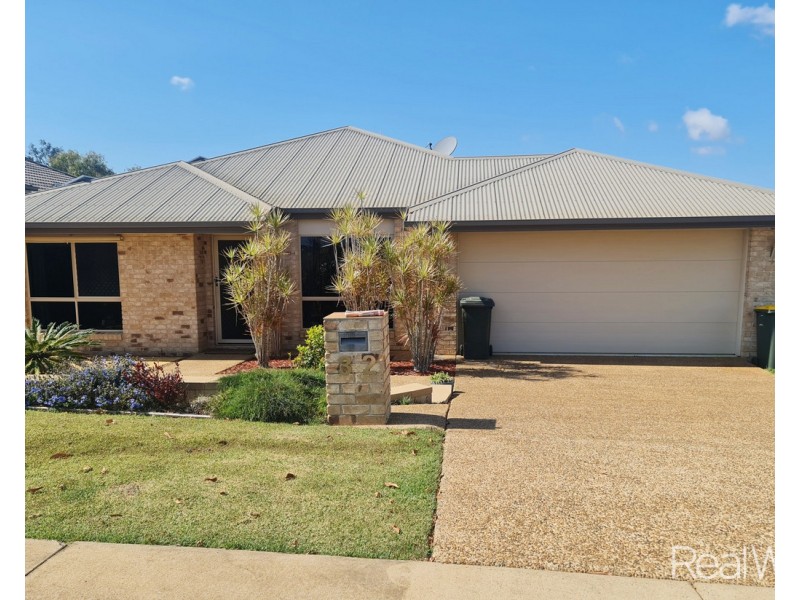 32 Sienna Boulervard, Ashfield QLD 4670
