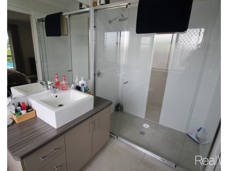 32 Sienna Boulervard, Ashfield QLD 4670