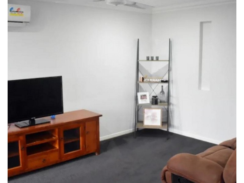 48 Ocean Street, Burnett Heads QLD 4670