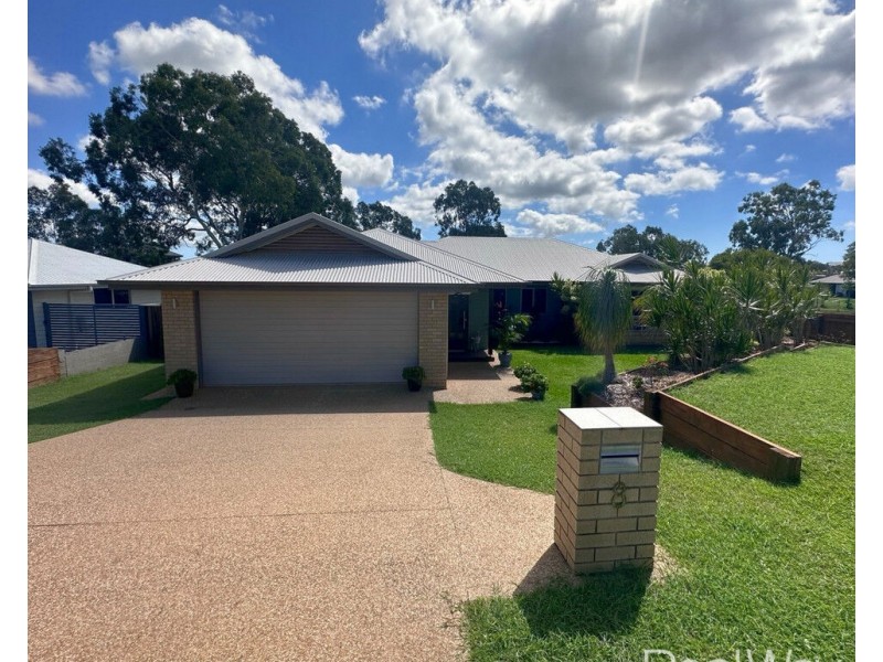 8 Sweetwater Court, Ashfield QLD 4670