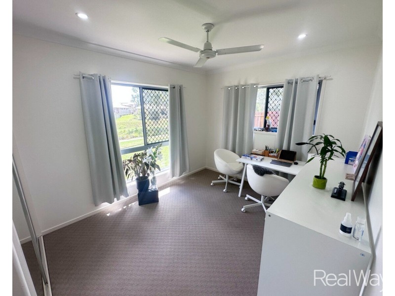 8 Sweetwater Court, Ashfield QLD 4670