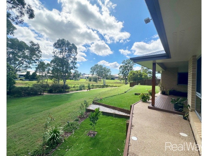 8 Sweetwater Court, Ashfield QLD 4670
