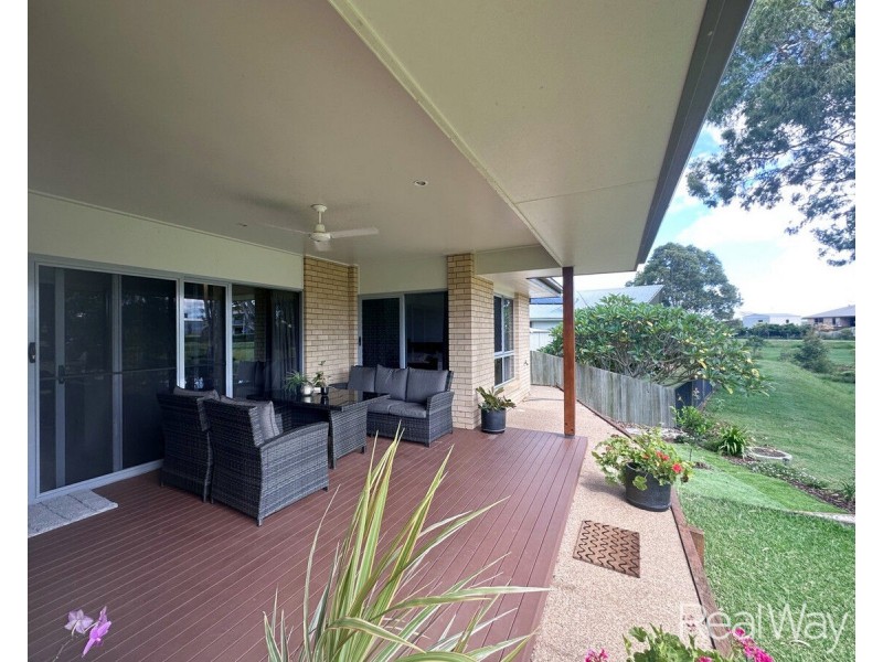 8 Sweetwater Court, Ashfield QLD 4670