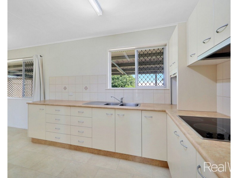 9 Churchward Street, Kepnock QLD 4670