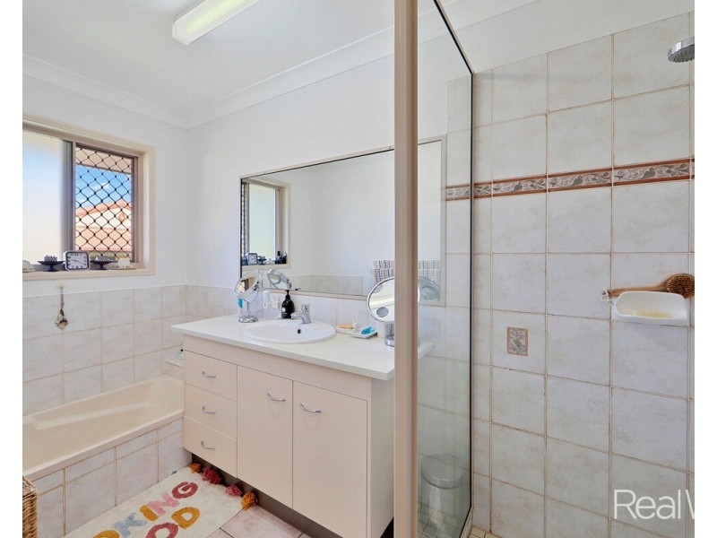 32 Southern Cross Drive, Avoca QLD 4670