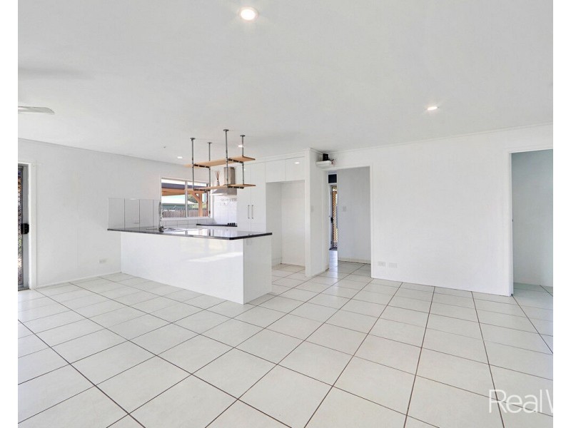 35 Mclachlan Drive, Avenell Heights QLD 4670