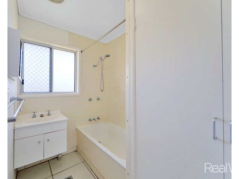 35 Mclachlan Drive, Avenell Heights QLD 4670