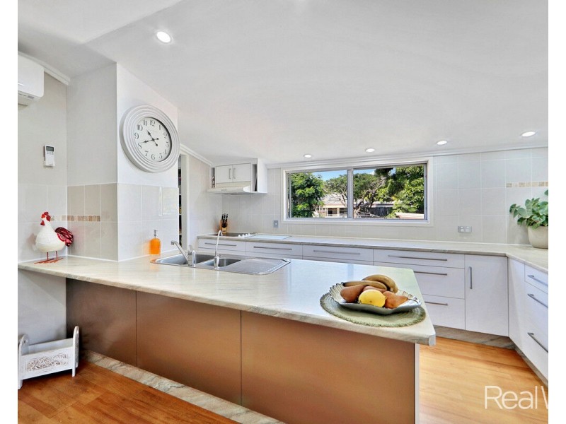 138 Walker Street, Svensson Heights QLD 4670