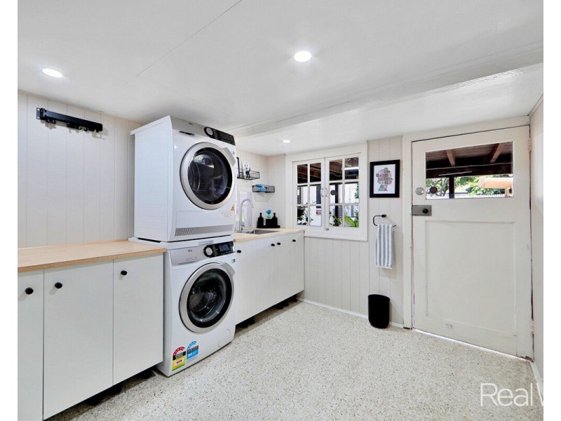 138 Walker Street, Svensson Heights QLD 4670