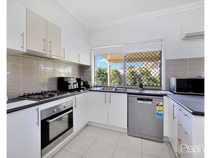 4/3 Bust Street, Svensson Heights QLD 4670