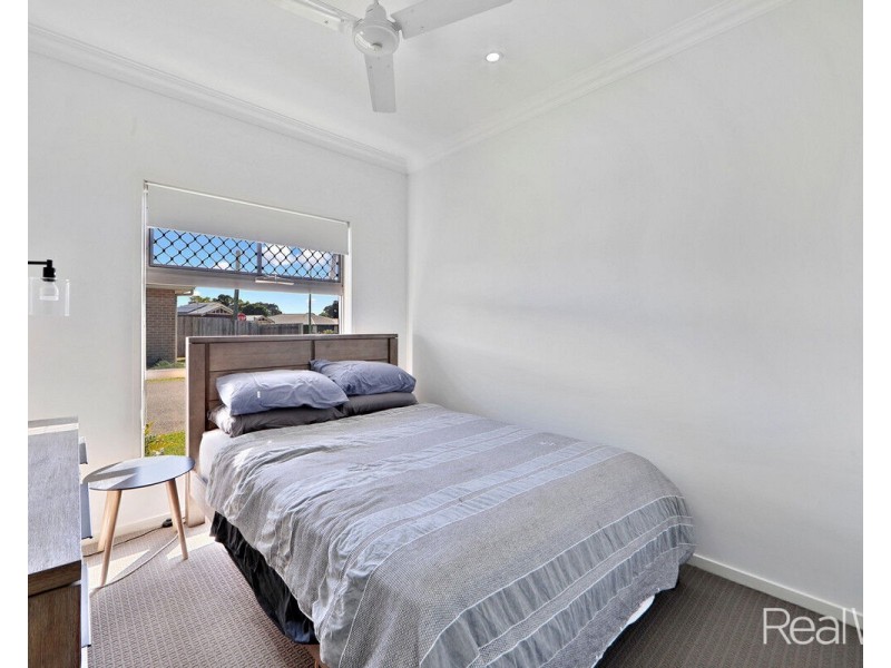 4/3 Bust Street, Svensson Heights QLD 4670