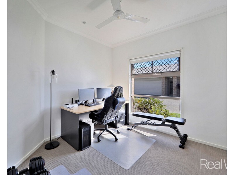 4/3 Bust Street, Svensson Heights QLD 4670