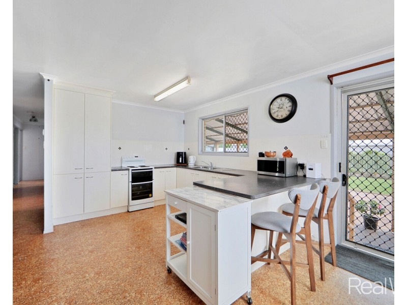 18 Sunset Drive, Thabeban QLD 4670