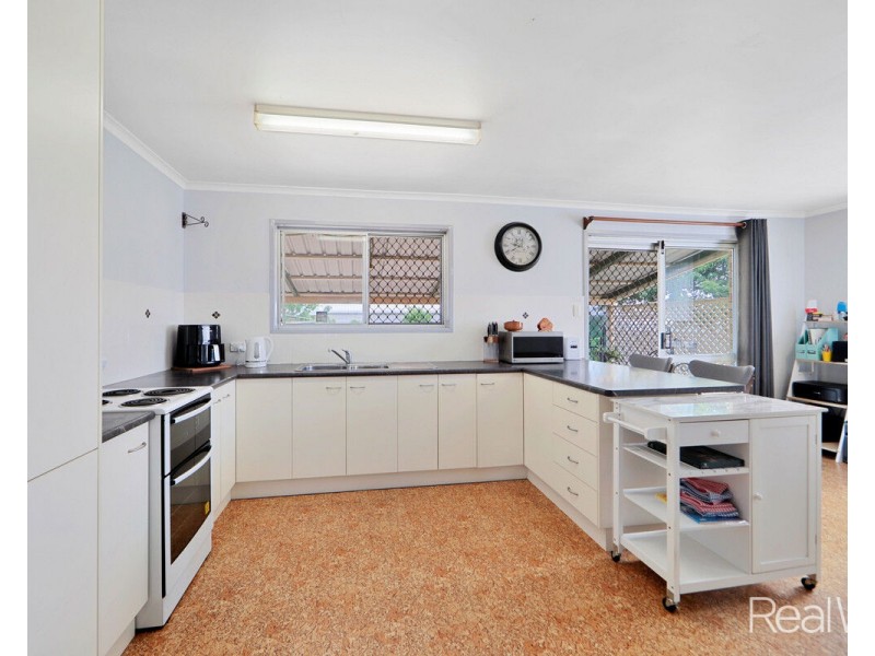 18 Sunset Drive, Thabeban QLD 4670