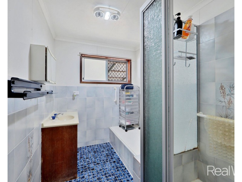 18 Sunset Drive, Thabeban QLD 4670