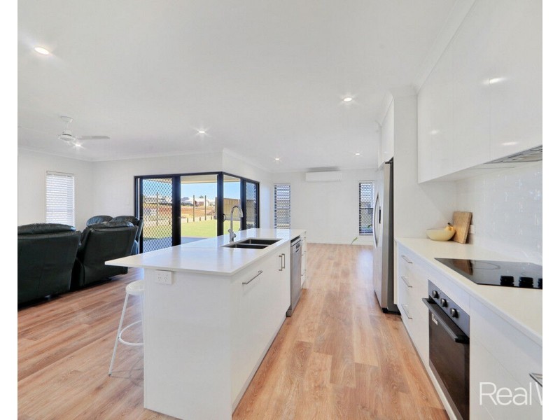 18 Whitewash Street, Bargara QLD 4670