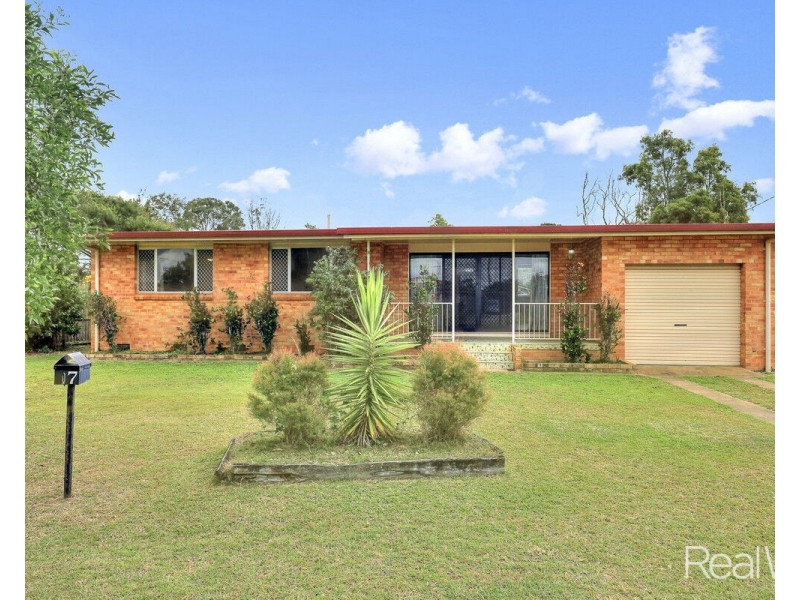 17 Lucas Street, Kepnock QLD 4670