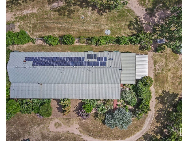 8 Rickards Road, Kolonga QLD 4671