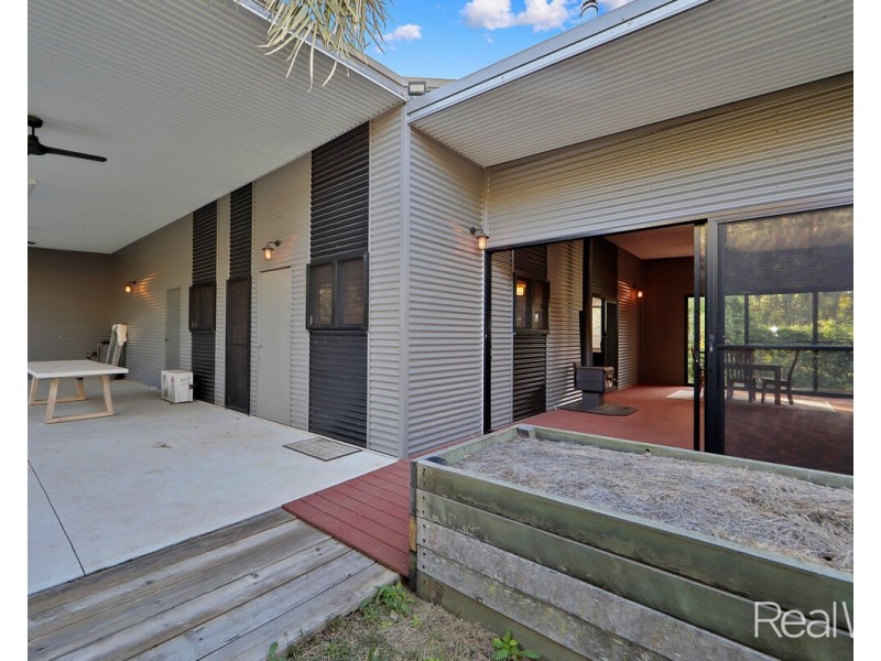 8 Rickards Road, Kolonga QLD 4671