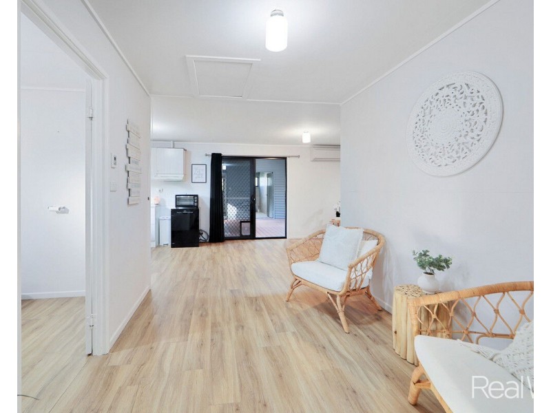 8 Rickards Road, Kolonga QLD 4671