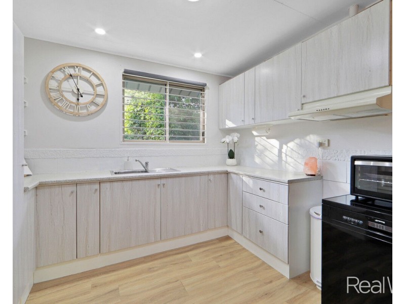 8 Rickards Road, Kolonga QLD 4671