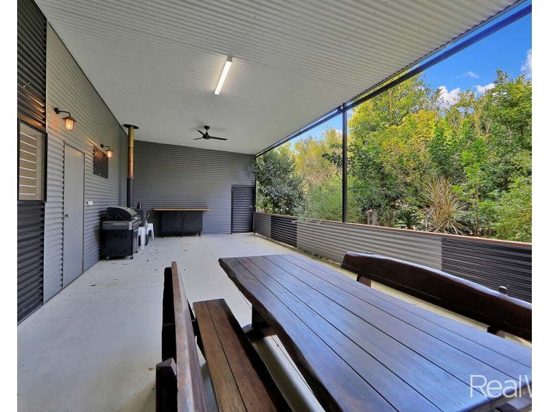 8 Rickards Road, Kolonga QLD 4671