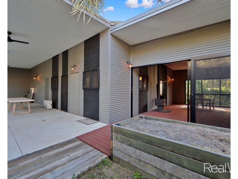 8 Rickards Road, Kolonga QLD 4671