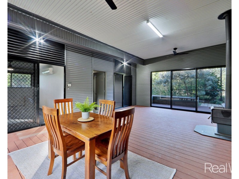 8 Rickards Road, Kolonga QLD 4671