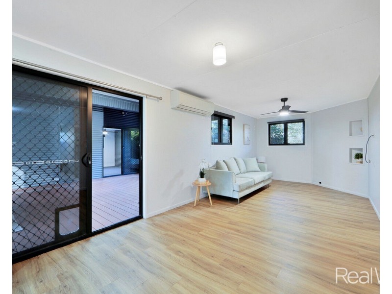 8 Rickards Road, Kolonga QLD 4671